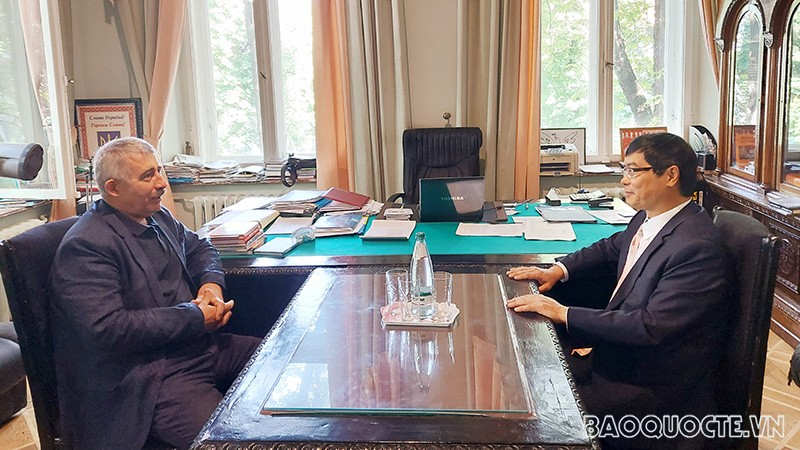 Vietnamese Ambassador works with National Writers Union of Ukraine